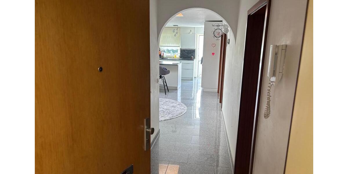 Schöne 4,5 Zimmer Wochnung mit Tollem Schnitt -Stilvoll Wohne 4 zimmer