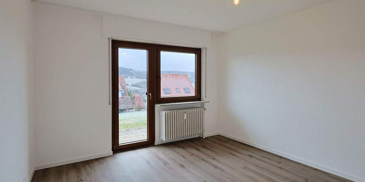Etagenwohnung Weissach - 3 Zimmer, 95 m&sup2;, 1.100&euro; | Angebot:25372316