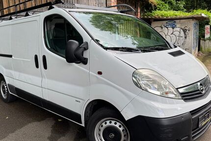 Opel Vivaro 98.000 km 7.777 &euro; Stuttgart 70186