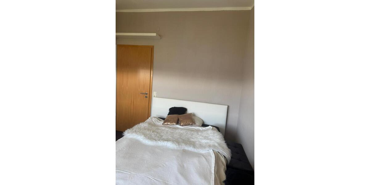 Einfamilienhaus Kornwestheim - 3 Zimmer, 80 m&sup2;, 1.600&euro; | Angebot:25151260