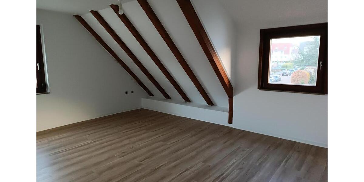Dachgeschoßwohnung Esslingen am Neckar Pliensauvorstadt - 2 Zimmer, 55 m&sup2;, 850&euro; | Angebot:25126314