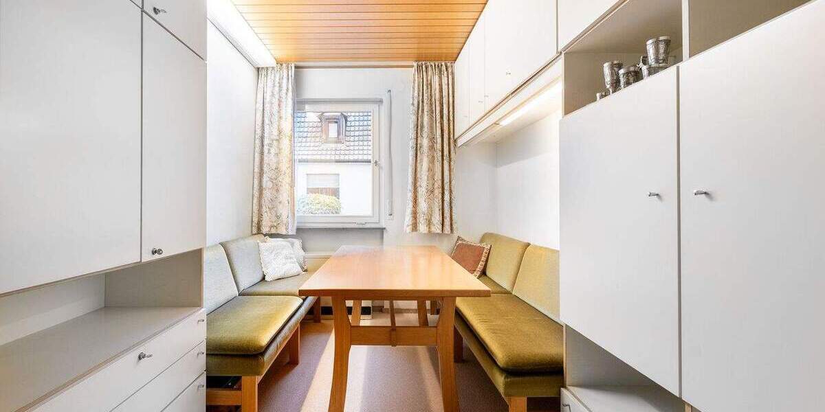 Mehrfamilienhaus, Wohnhaus Stuttgart Degerloch - 9 Zimmer, 140 m&sup2;, 690.000&euro; | Angebot:25685475