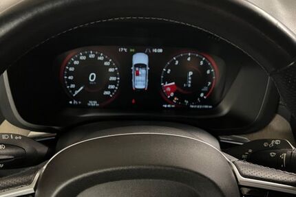 Volvo XC60 72.155 km 29.800 &euro; Stuttgart 70376