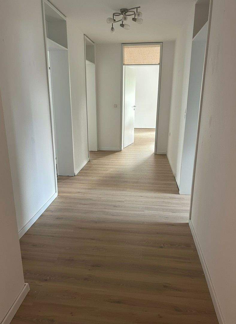 Helle 3,5-Zi-Wohnung mit Balkon & EBK, frisch renoviert gute Anbindung in Waldrandlage 3 zimmer
