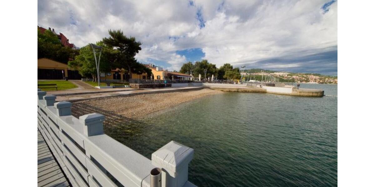 Haus am Meer mit 2 Wohnungen in Koper, Slowenien 4 zimmer