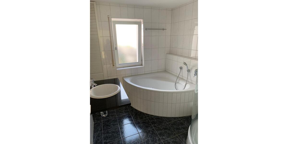 Etagenwohnung Filderstadt - 4 Zimmer, 106 m&sup2;, 1.750&euro; | Angebot:26339946