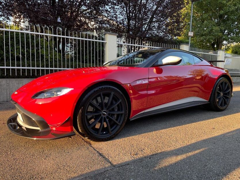 Aston Martin V8 Vantage 11.500 km 134.800 € Böblingen 71034