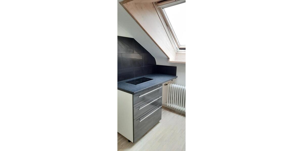 Dachgeschoßwohnung Stuttgart Feuerbach - 2.5 Zimmer, 35 m&sup2;, 165.000&euro; | Angebot:27003083