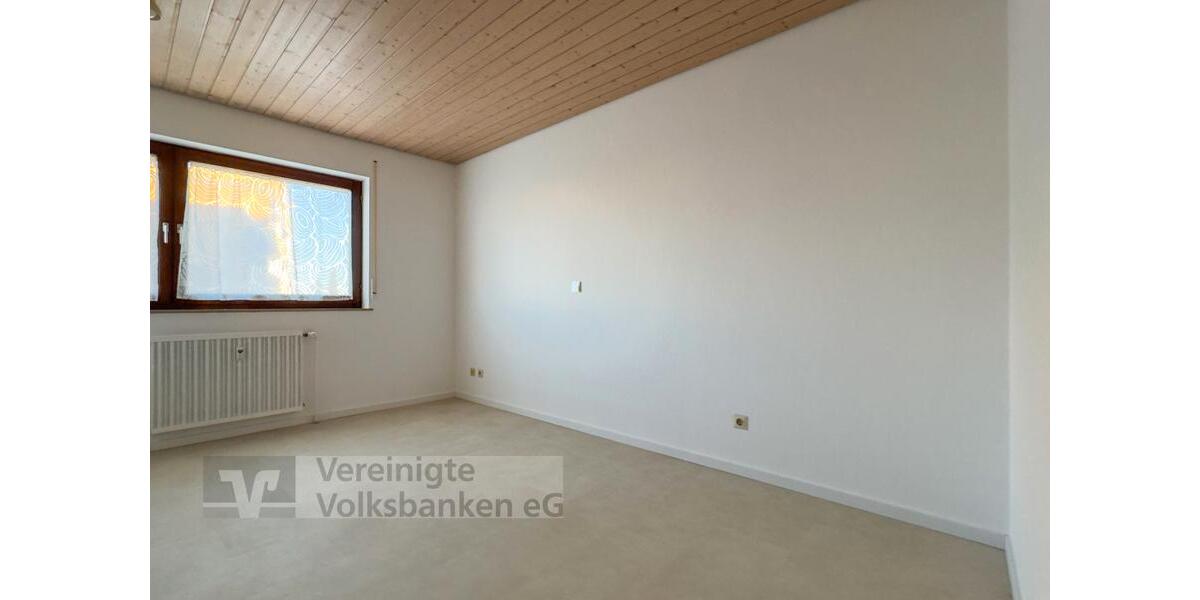 Etagenwohnung Böblingen Dagersheim - 3 Zimmer, 80 m&sup2;, 1.150&euro; | Angebot:25053760