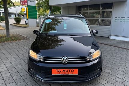 VW Touran 89.102 km 21.999 &euro; Esslingen am Neckar 73733