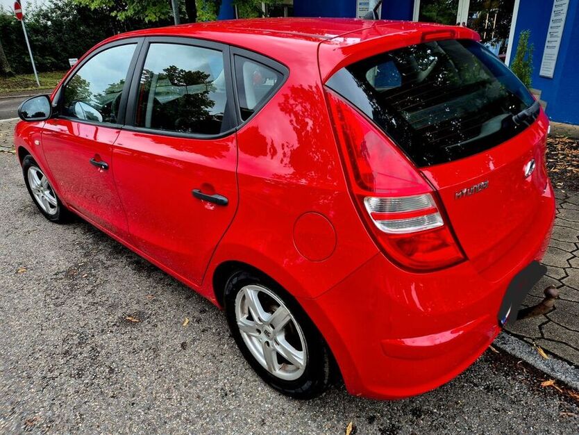 i30