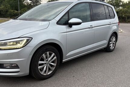 VW Touran 322.900 km 7.499 &euro; Fellbach - Stuttgart 70736