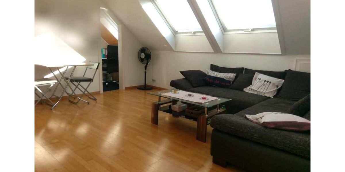Sonnige 2-Zimmer-Dachwohnung mit Balkon in Stuttgart-Plieningen 2 zimmer
