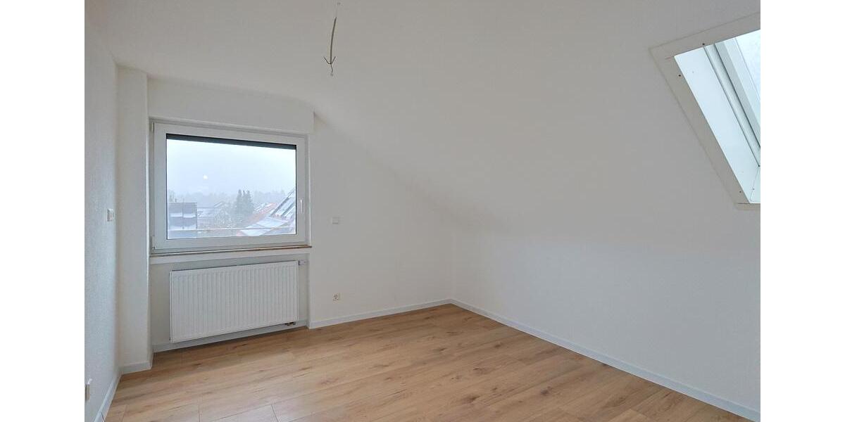 Dachgeschoßwohnung Leinfelden-Echterdingen Echterdingen - 3 Zimmer, 71 m&sup2;, 1.200&euro; | Angebot:24770665
