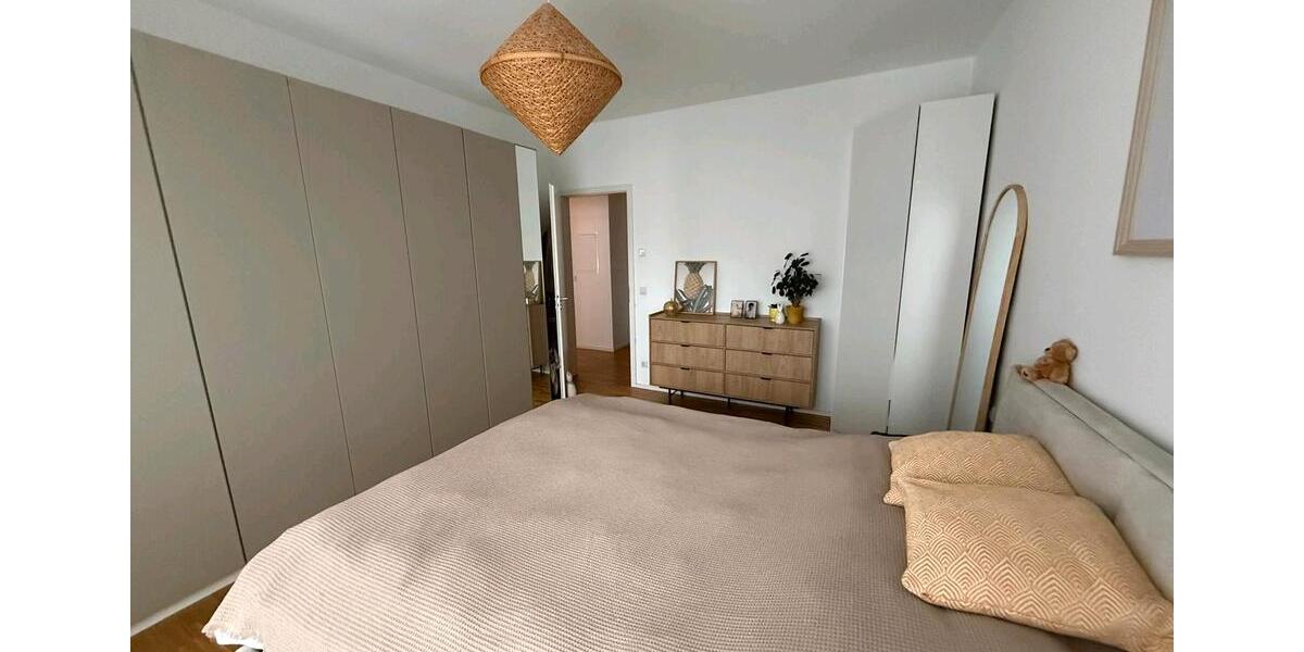 Erdgeschoßwohnung Stuttgart Bad Cannstatt - 4 Zimmer, 123 m&sup2;, 2.088&euro; | Angebot:26350152