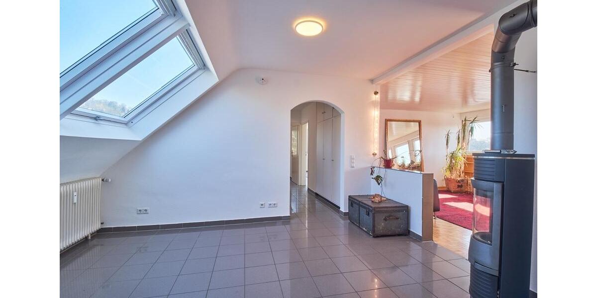 Dachgeschoßwohnung Esslingen am Neckar Brühl - 4.5 Zimmer, 105 m&sup2;, 359.000&euro; | Angebot:25905751