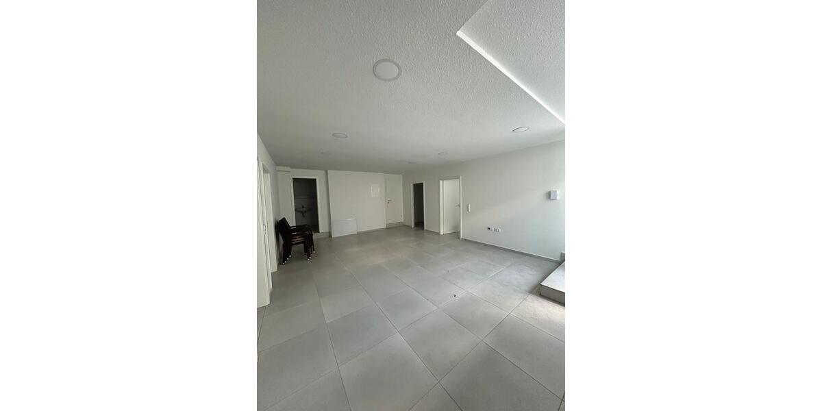 Etagenwohnung Fellbach - 4 Zimmer, 110 m&sup2;, 1.050&euro; | Angebot:23743567