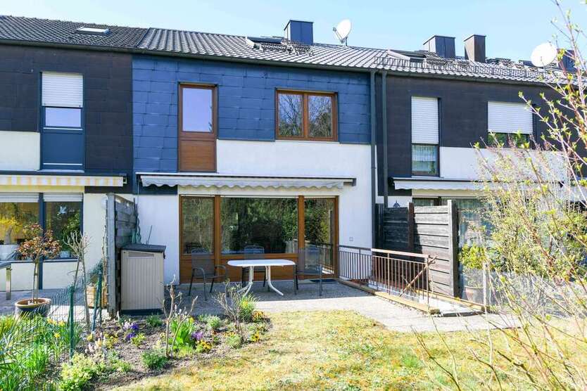 Haus zum Kaufen in Ludwigsburg 644.000 € 138.7 m² 5 zimmer
