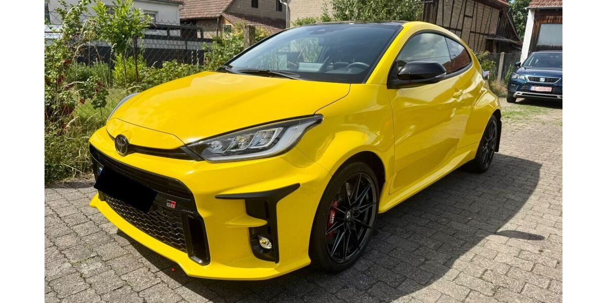 Toyota Yaris 16.228 km 32.490 &euro; Sachsenheim 74343