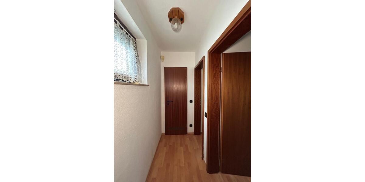 Einfamilienhaus Stuttgart Mühlhausen - 7 Zimmer, 185 m&sup2;, 650.000&euro; | Angebot:24756172