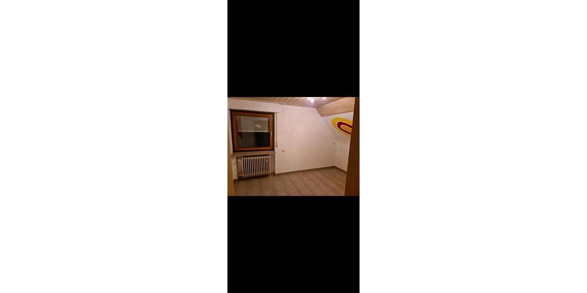 Dachgeschoßwohnung Böblingen Dagersheim - 5 Zimmer, 110 m&sup2;, 1.600&euro; | Angebot:26443391