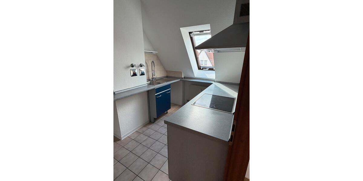 Dachgeschoßwohnung Leonberg - 2.5 Zimmer, 78 m&sup2;, 285.000&euro; | Angebot:26543342