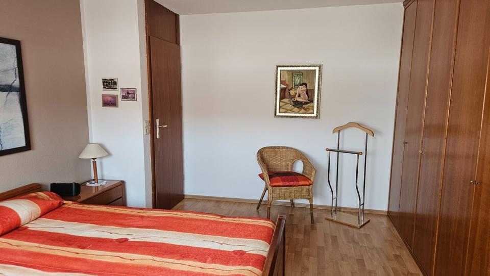 Helle, attraktive 3,5 Zimmer-Dachgeschoßwohnung mit Terrasse