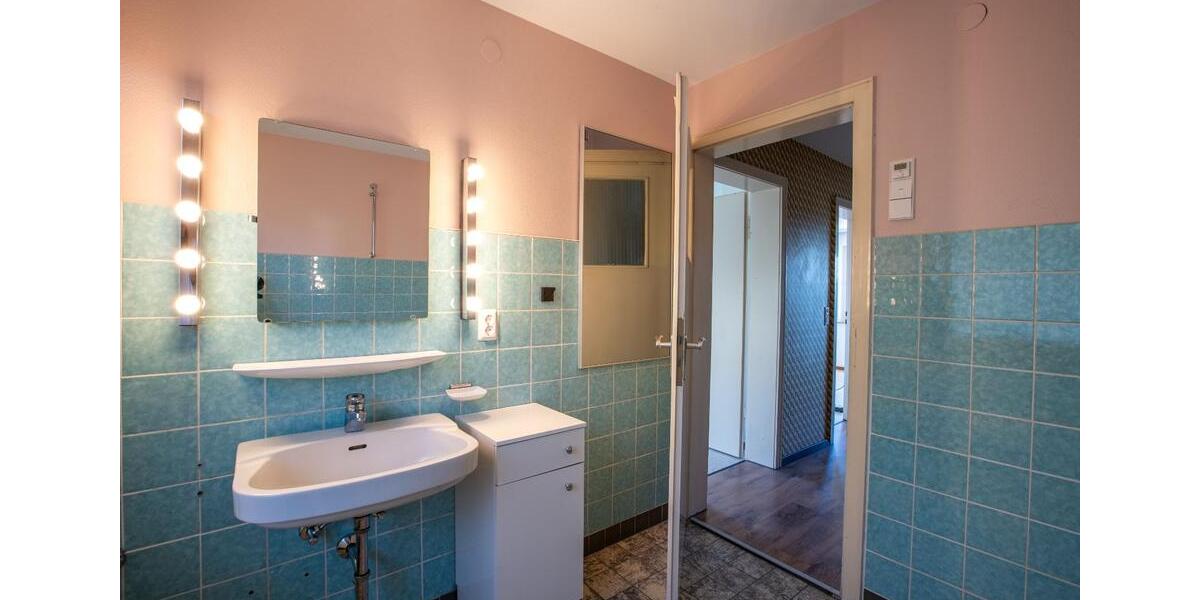 Haus mit Garten zur Miete: MID-CENTURY-Traum in Oberesslingen 6 zimmer