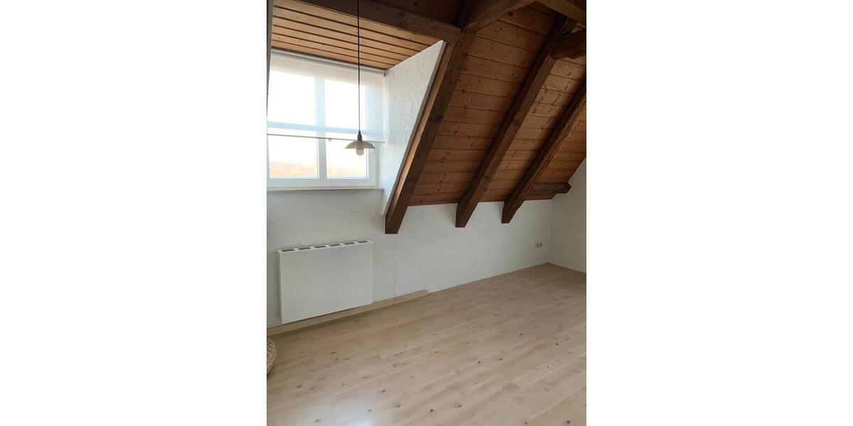 Dachgeschoßwohnung Ludwigsburg Hoheneck - 2.5 Zimmer, 70 m&sup2;, 219.000&euro; | Angebot:26844883