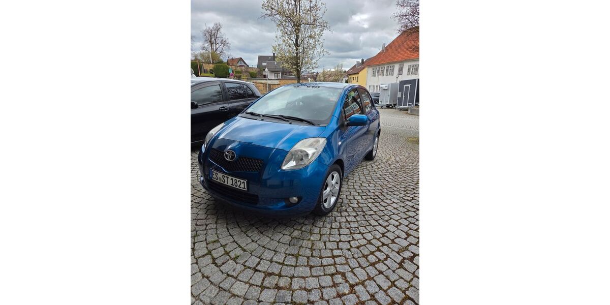 Toyota Yaris 119.000 km 4.850 &euro; Wernau 73249