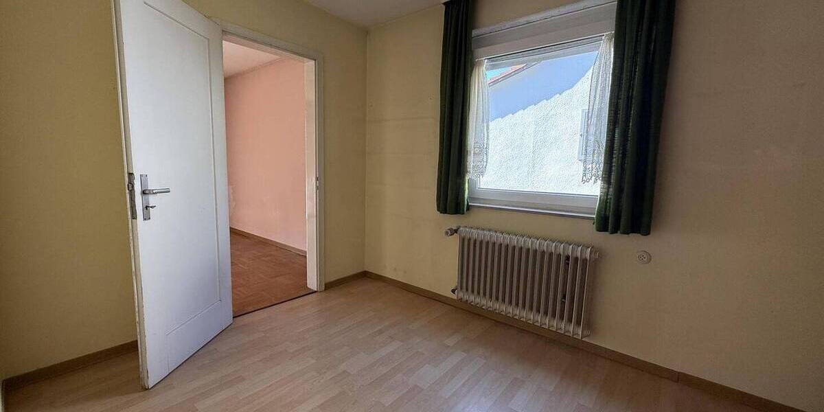 Mehrfamilienhaus, Wohnhaus Ostfildern Scharnhausen - 7 Zimmer, 210 m&sup2;, 639.000&euro; | Angebot:26029990