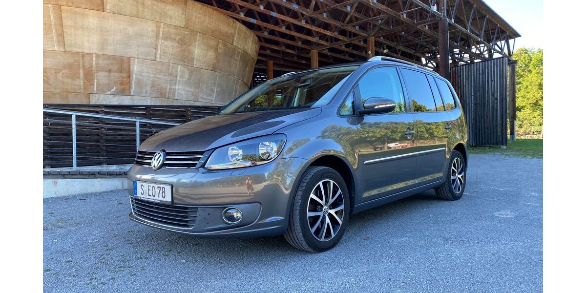 VW Touran 211.000 km 9.900 € Stuttgart 70567