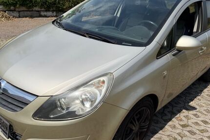 Opel Corsa 128.000 km 2.800 &euro; Stuttgart 70437