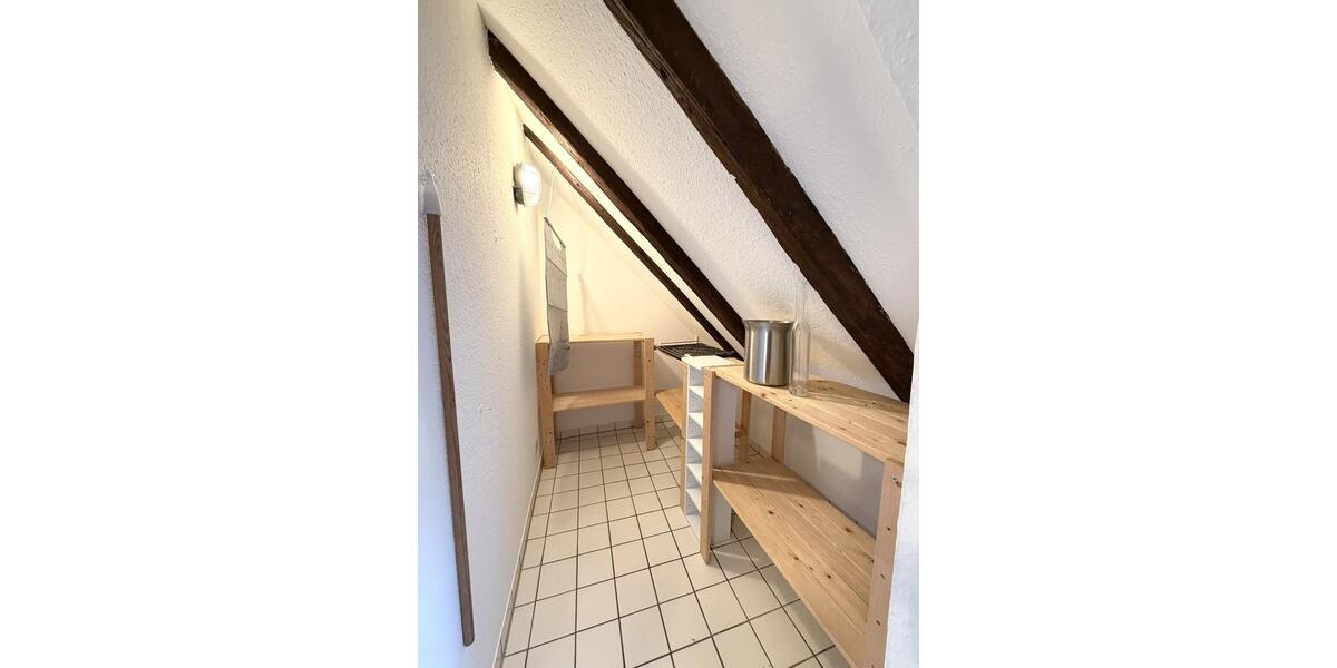 Dachgeschoßwohnung Esslingen am Neckar - 3.5 Zimmer, 105 m&sup2;, 1.400&euro; | Angebot:26057341