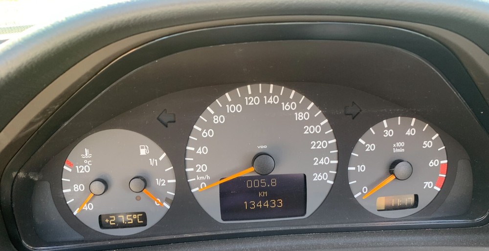 Mercedes-Benz CLK 320 140.500 km 13.900 € Neuffen 72639