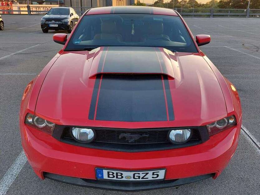 Ford Mustang 182.000 km 13.500 € Böblingen 71032