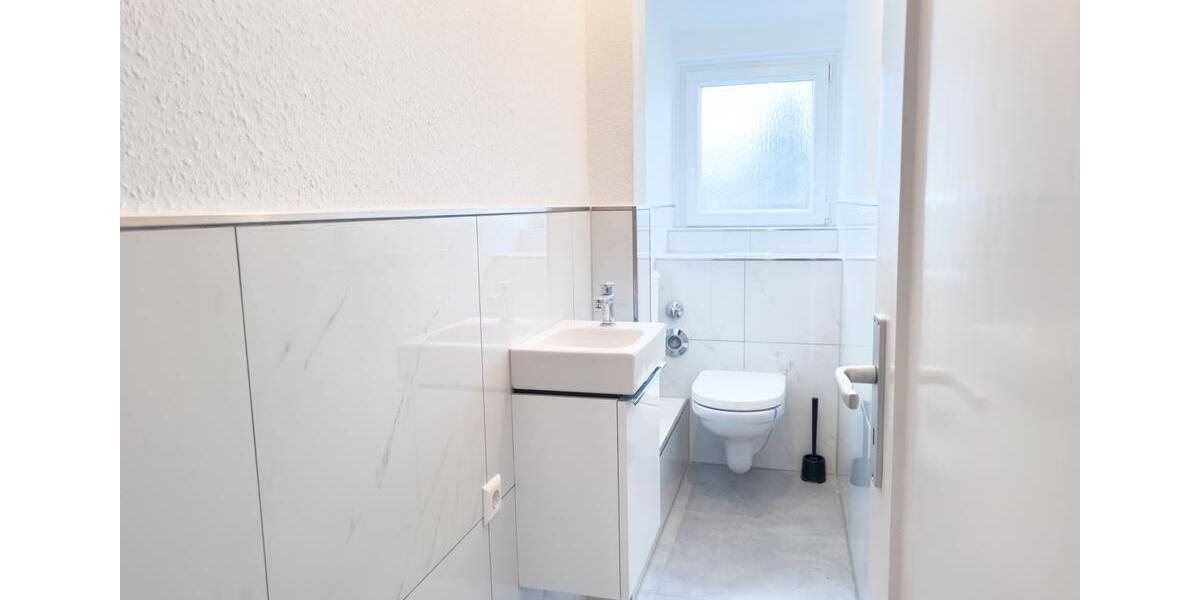 Dachgeschoßwohnung Stuttgart Bad Cannstatt - 3 Zimmer, 75 m&sup2;, 990&euro; | Angebot:26355327