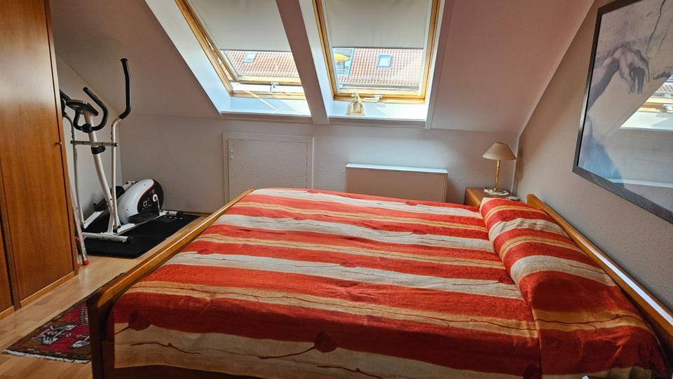 Helle, attraktive 3,5 Zimmer-Dachgeschoßwohnung mit Terrasse
