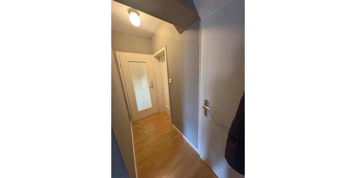 Dachgeschoßwohnung Stuttgart Degerloch - 4 Zimmer, 80 m&sup2;, 1.210&euro; | Angebot:26023510