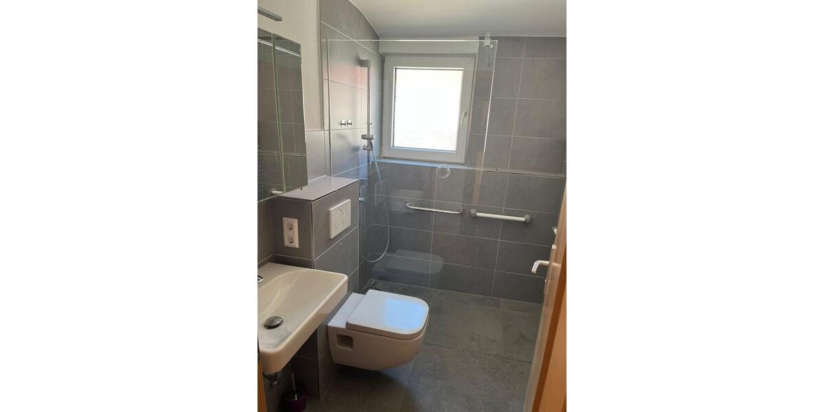 Dachgeschoßwohnung Asperg - 3.5 Zimmer, 75 m&sup2;, 1.100&euro; | Angebot:26267553