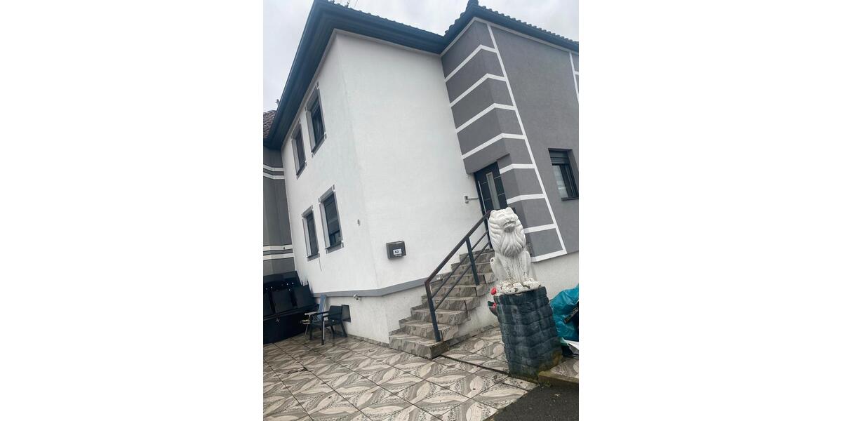 Einfamilienhaus Nürtingen - 6 Zimmer, 250 m&sup2;, 2.300&euro; | Angebot:25047803