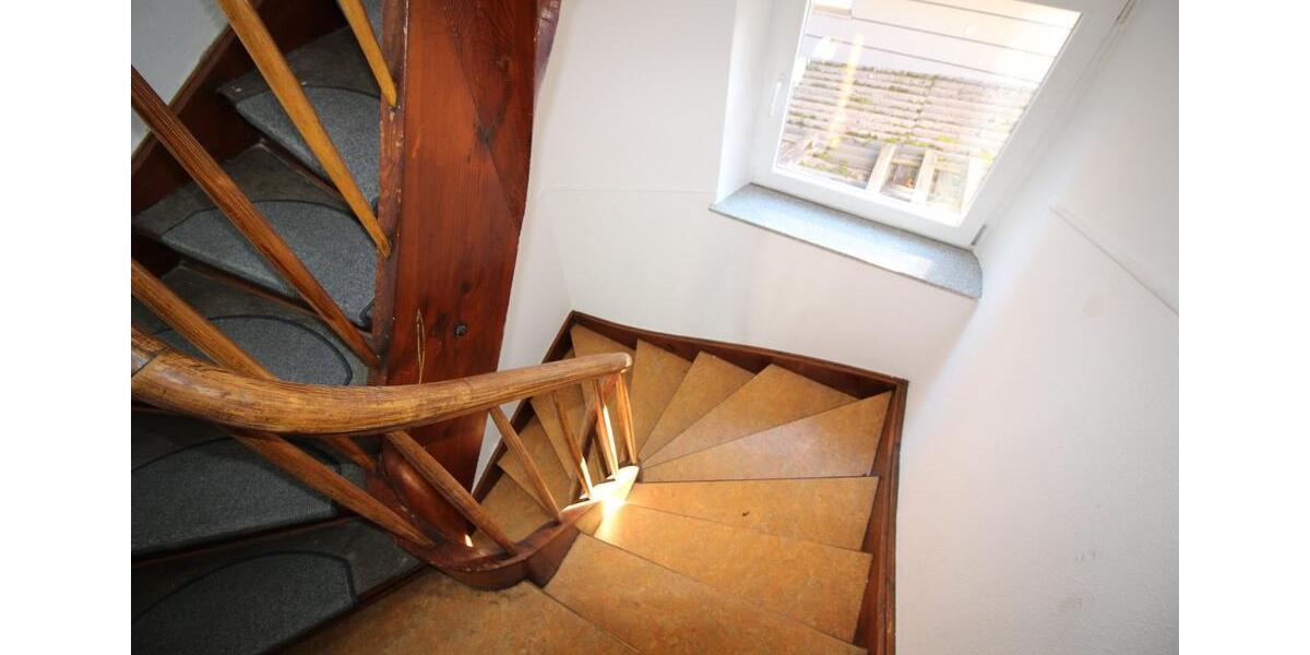 Mehrfamilienhaus, Wohnhaus Stuttgart Stuttgart-Süd - 9 Zimmer, 163 m&sup2;, 575.000&euro; | Angebot:26058984