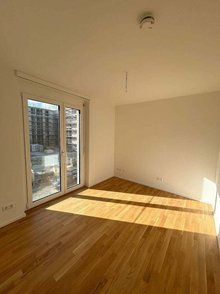 Erstbezug geräumige 4-Zimmer Wohnung