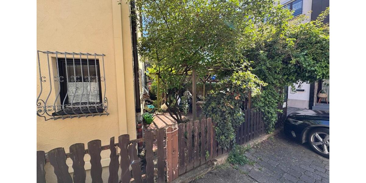 Doppelhaushälfte Stuttgart Luginsland - 4 Zimmer, 112 m&sup2;, 1.560&euro; | Angebot:25080214