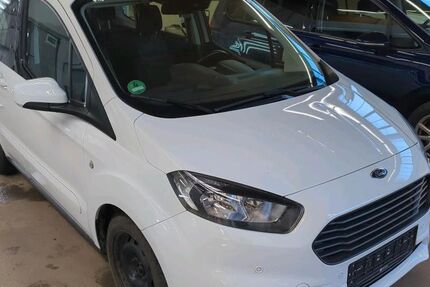 Ford Tourneo Courier 192.000 km 7.999 &euro; Ditzingen 71254