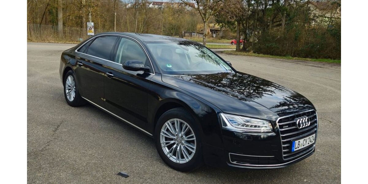 Audi A8 128.000 km 28.000 &euro; Marbach 71672