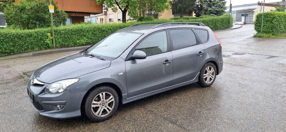 i30
