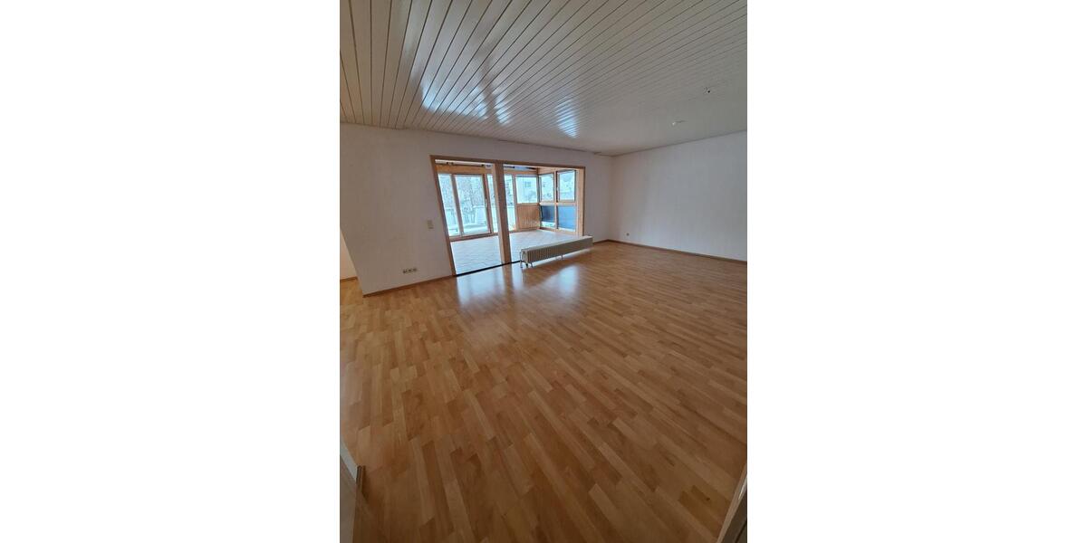 Erdgeschoßwohnung Gärtringen - 4.5 Zimmer, 138 m&sup2;, 1.250&euro; | Angebot:24473860