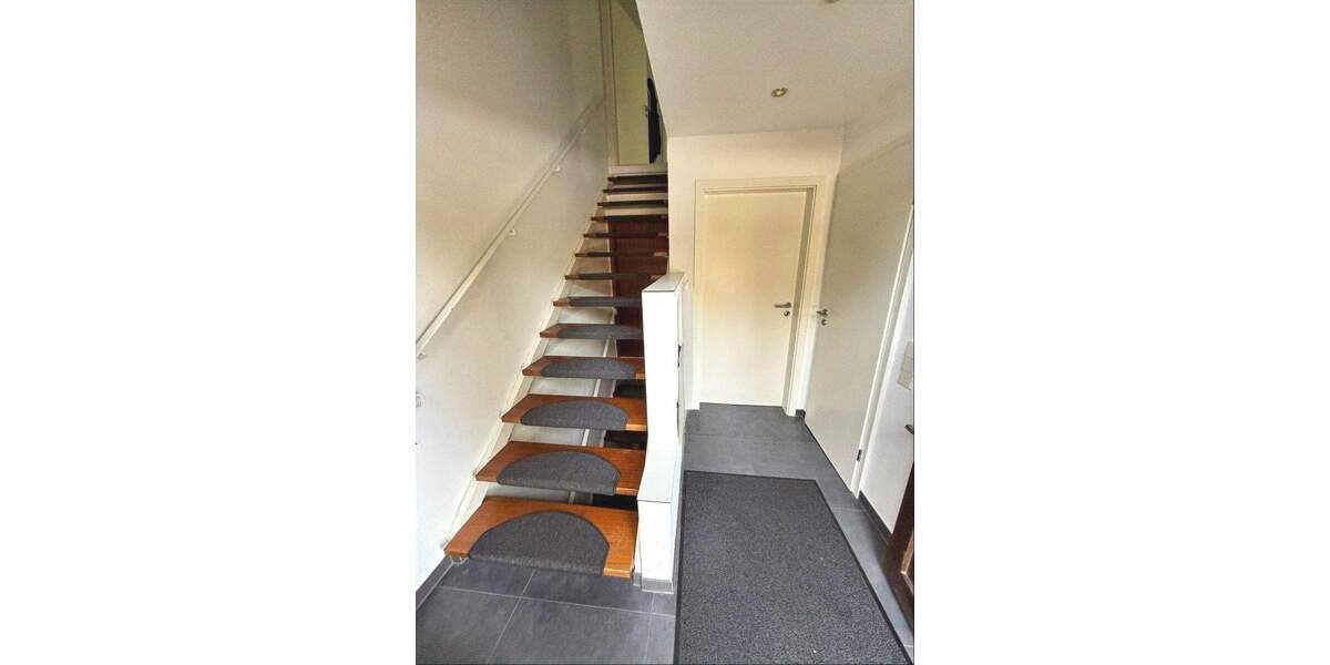 Einfamilienhaus Sindelfingen Maichingen - 9 Zimmer, 215 m&sup2;, 729.000&euro; | Angebot:25155971