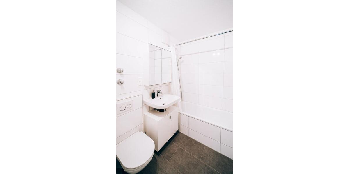 Etagenwohnung Stuttgart Luginsland - 1.5 Zimmer, 30 m&sup2;, 1.100&euro; | Angebot:26312702